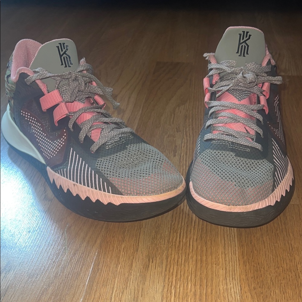 Nike Kyrie Irving Sneakers